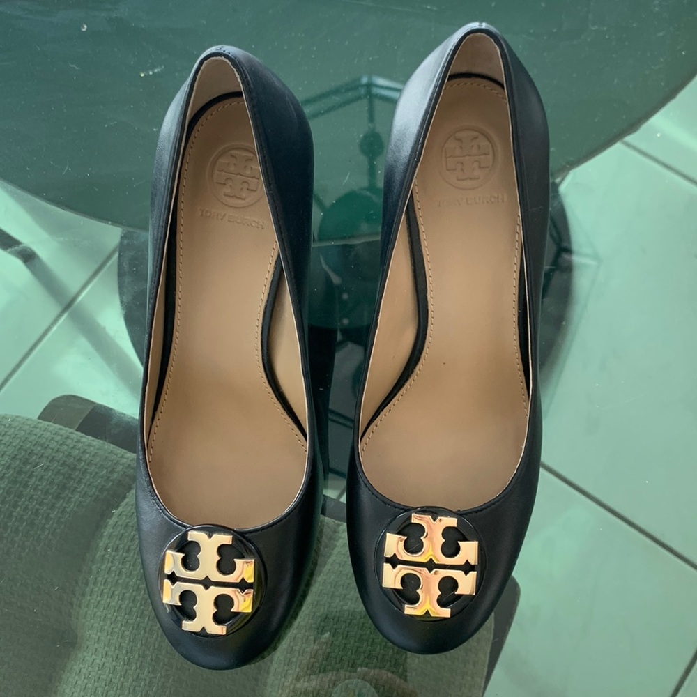 Tory Burch navy block logo heel